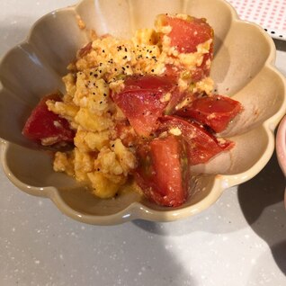 トマトと卵のマヨ炒め